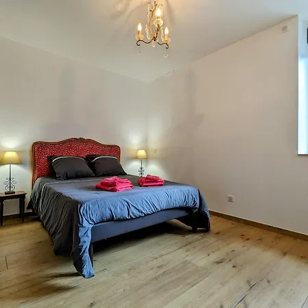 Holiday home Renove Avec Charme, Cour Privee, Proche Puy-en-velay Et Tresors De La Haute-loire - Fr-1-582-473 *
