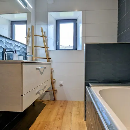 Renove Avec Charme, Cour Privee, Proche Puy-en-velay Et Tresors De La Haute-loire - Fr-1-582-473 Ferienhaus