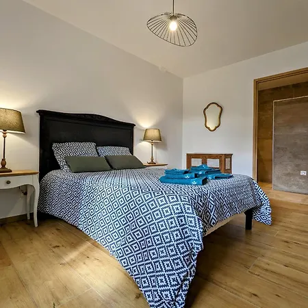 Renove Avec Charme, Cour Privee, Proche Puy-en-velay Et Tresors De La Haute-loire - Fr-1-582-473 Le Monteil (Haute-Loire)